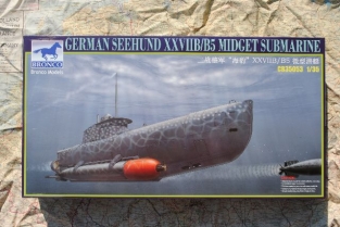 BRONCO CB35053 GERMAN SEEHUND XXVIIB / B2 MIDGET SUBMARINE